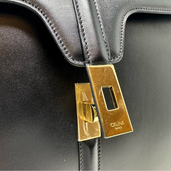 CELINE - CLASSIQUE 16 BAG IN SATINATED CALFSKIN BLACK - Picture 10 of 16